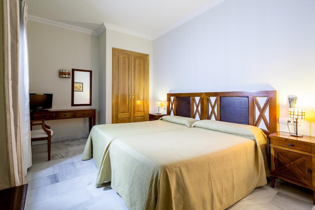 Hotel Las Casas Del Duque Осуна Екстериор снимка