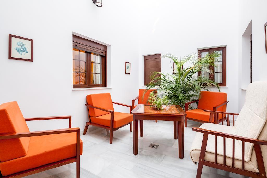 Hotel Las Casas Del Duque Осуна Екстериор снимка