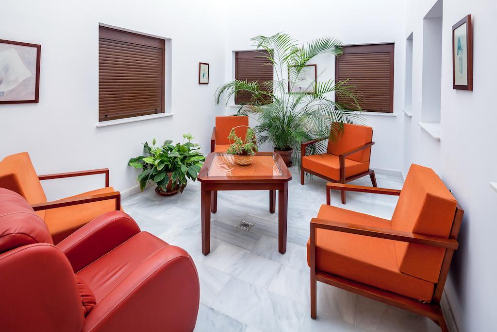 Hotel Las Casas Del Duque Осуна Екстериор снимка